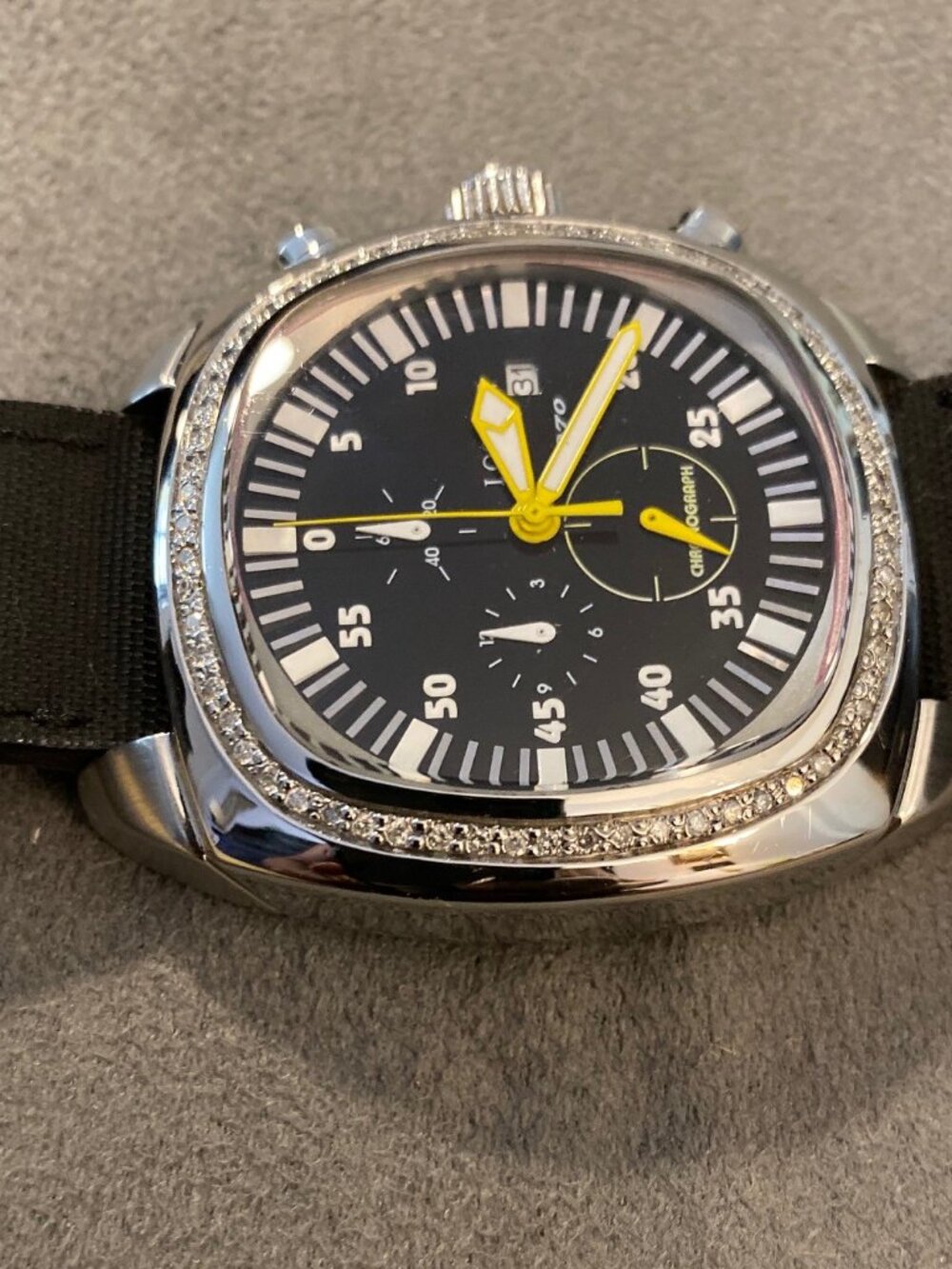 VINTAGE LOCMAN 1970 DIAMOND BEZEL BLACK CHRONOGRAPH WATCH - Picture 4 of 16